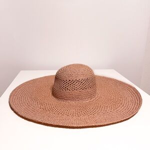 Oversized Tan Wide-Brimmed Paper Sun Hat